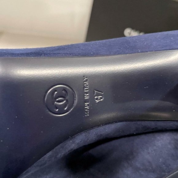 CHANEL 20A Suede Cap Toe CC Signature Metal Heel Pumps Shoes - Picture 11 of 12